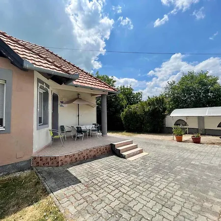 Ferienhaus House And In Balaton 19032